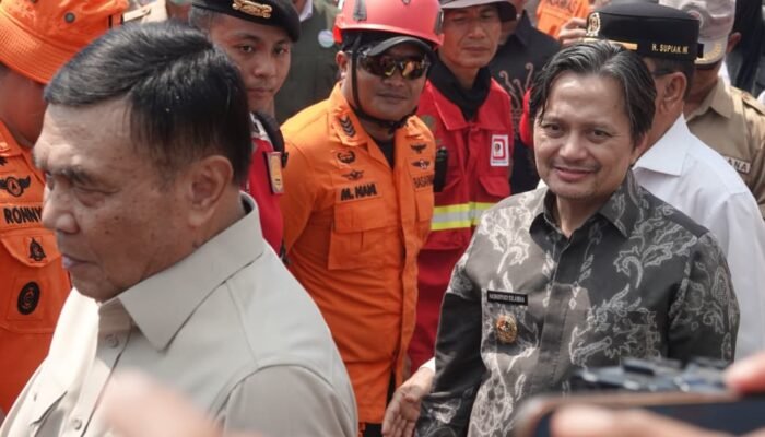 Menko Polkam Tinjau Karhutla di Kalsel, Pastikan Penanganan Maksimal dan Optimistis Titik Api Terkendali