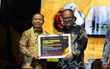 Bupati H Yamani Berikan Penghargaan PT Bhumi Rantau Energi Atas Dukungan Di Tapin Art Fest 2026 6 IMG 20260802 WA0020 1