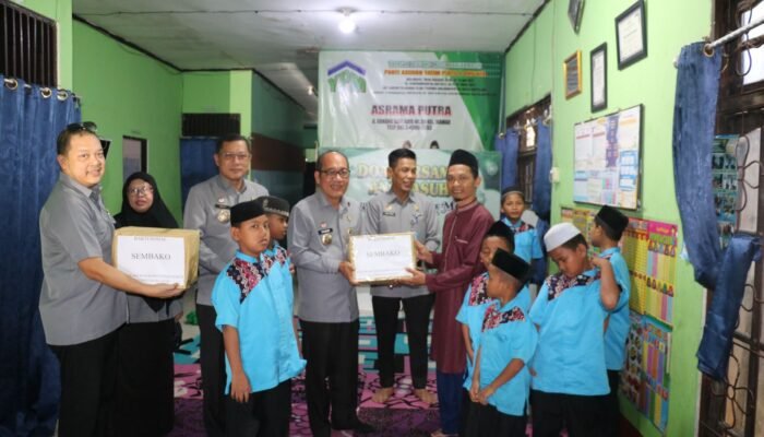 Semarak Hari Pengayoman ke-81, Kemenkum Kalsel Berbagi Kebahagiaan Bersama Asrama Yatim dan Dhuafa YPM