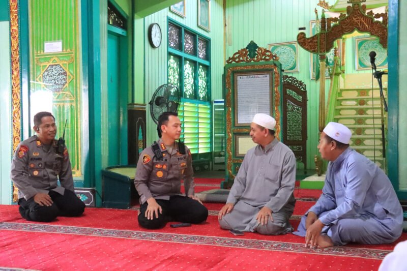 Dari Masjid Sultan Suriansyah, Kapolresta Banjarmasin Teguhkan Komitmen Melayani Masyarakat 1 IMG 20260806 WA0008 1 e1785990065458