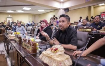 Peringkat 37, Bang Dhin Desak Evaluasi Pelayanan Investasi Kalsel 5 IMG 20260806 WA0011 1