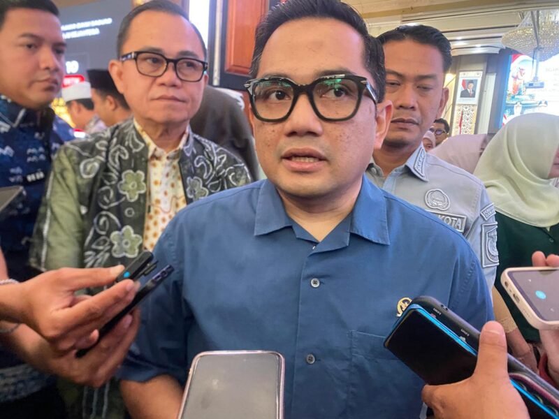 Disinggung Dasar Kritik ASN Disebut Absen, Ngopi, Absen, Pulang, Ketua Komisi II DPR RI Minta Wartawan Menilai Sendiri 1 IMG 20260807 WA0030 1 e1786094014629