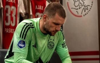 Maarten Paes Dicadangkan, Ajax Bungkam Zwolle 2-0 5 IMG 20260810 WA0011