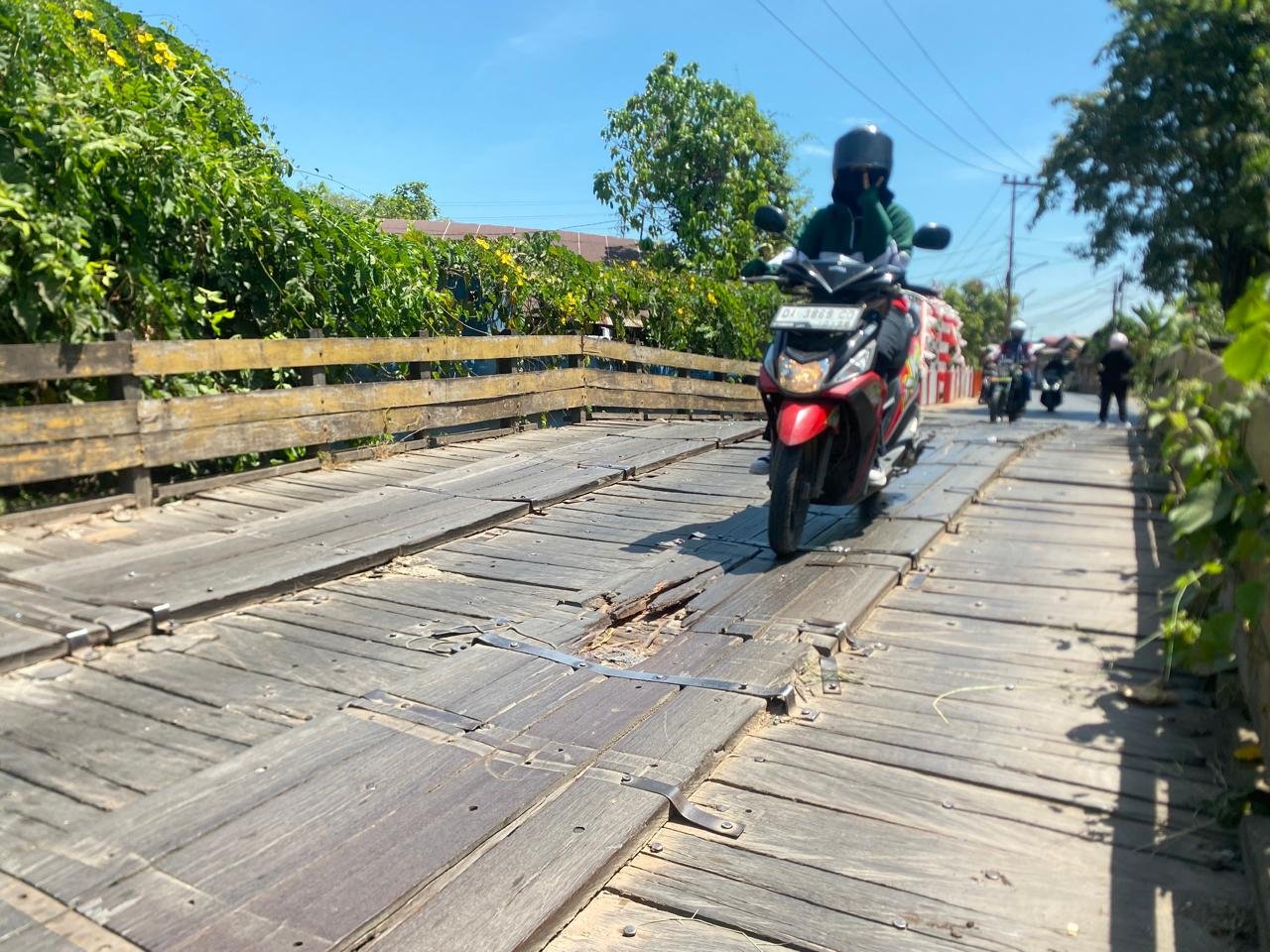 Meski Sudah Rusak Parah, PUPR Banjarmasin Hanya Lakukan Penanganan Sementara Jembatan Basirih 1 IMG 20260810 WA0013 1