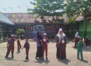 Senyum ABK di Hari Kemerdekaan, Perjuangan Guru Honorer SD Kartika V-7 Bikin Haru