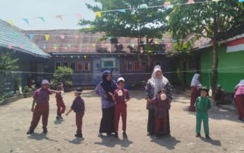 Senyum ABK di Hari Kemerdekaan, Perjuangan Guru Honorer SD Kartika V-7 Bikin Haru 4 IMG 20260813 WA0056