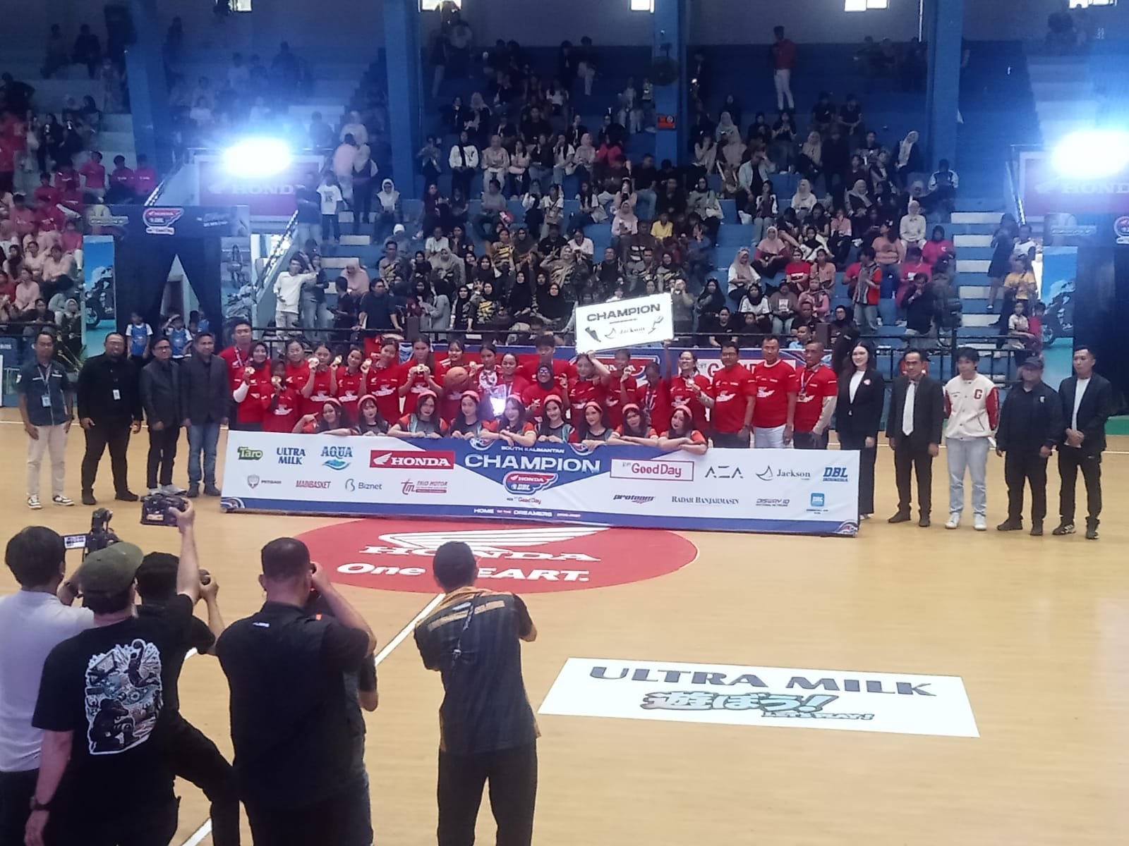 Tim Putri SMADA Banjarmasin Pertahankan Gelar Juara DBL Usai Kalahkan SMASA Banjarbaru 48-34 1 IMG 20260814 WA0116