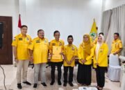 Golkar Banjarmasin Serahkan SK 5 Pengurus Kecamatan, Bidik 12 Kursi Pileg