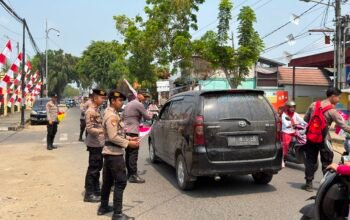Polres HST Bagikan Bendera Merah Putih Kepada Masyarakar 5 IMG 20260816 WA0009