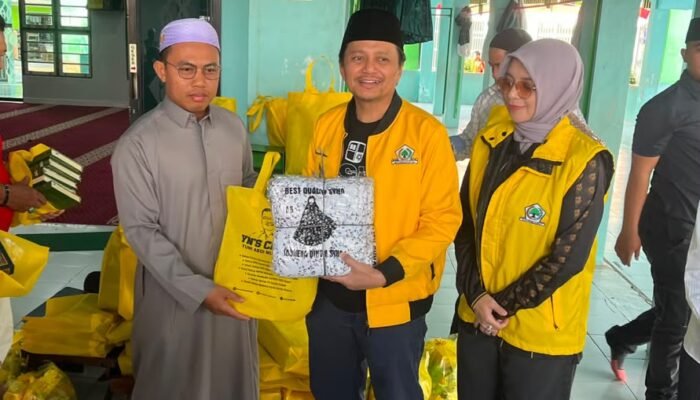 Rayakan Kemerdekaan, Golkar Kalsel Salurkan Bantuan untuk 81 Masjid