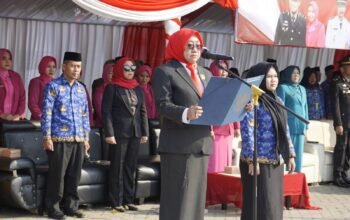 Upacara HUT RI, Hj Nur Fariani Bacakan Teks Proklamasi di Batumandi 4 IMG 20260817 WA0036 1