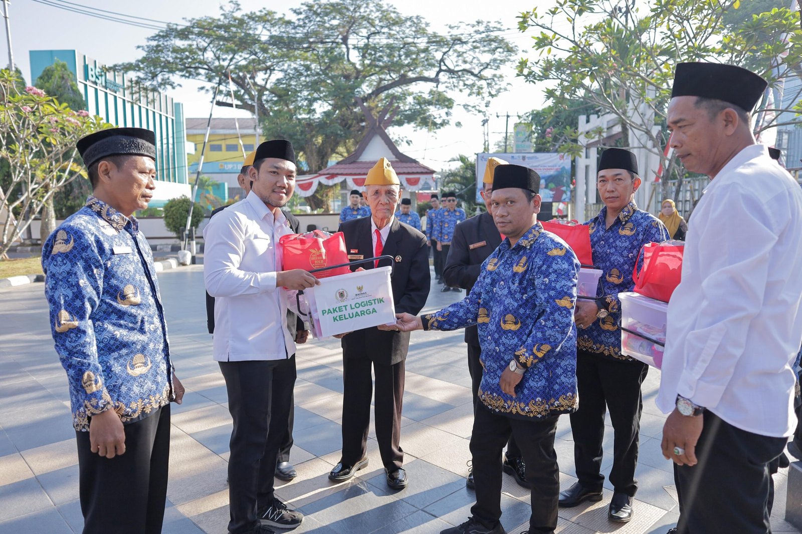 Sekretariat DPRD Kalsel Gelar Upacara Kemerdekaan, Berikan Bantuan untuk Veteran 1 IMG 20260818 WA0011 scaled