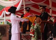 Kapolres HST Jadi Inspektur Upacara Penurunan Bendera