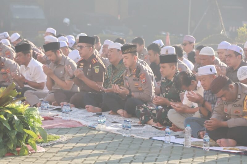 Gelar Sholat Istisqa, Kapolresta Banjarmasin Bersama Forkopimda Memohon Hujan Penyejuk Banua 1 IMG 20260819 WA0043 e1787119874904