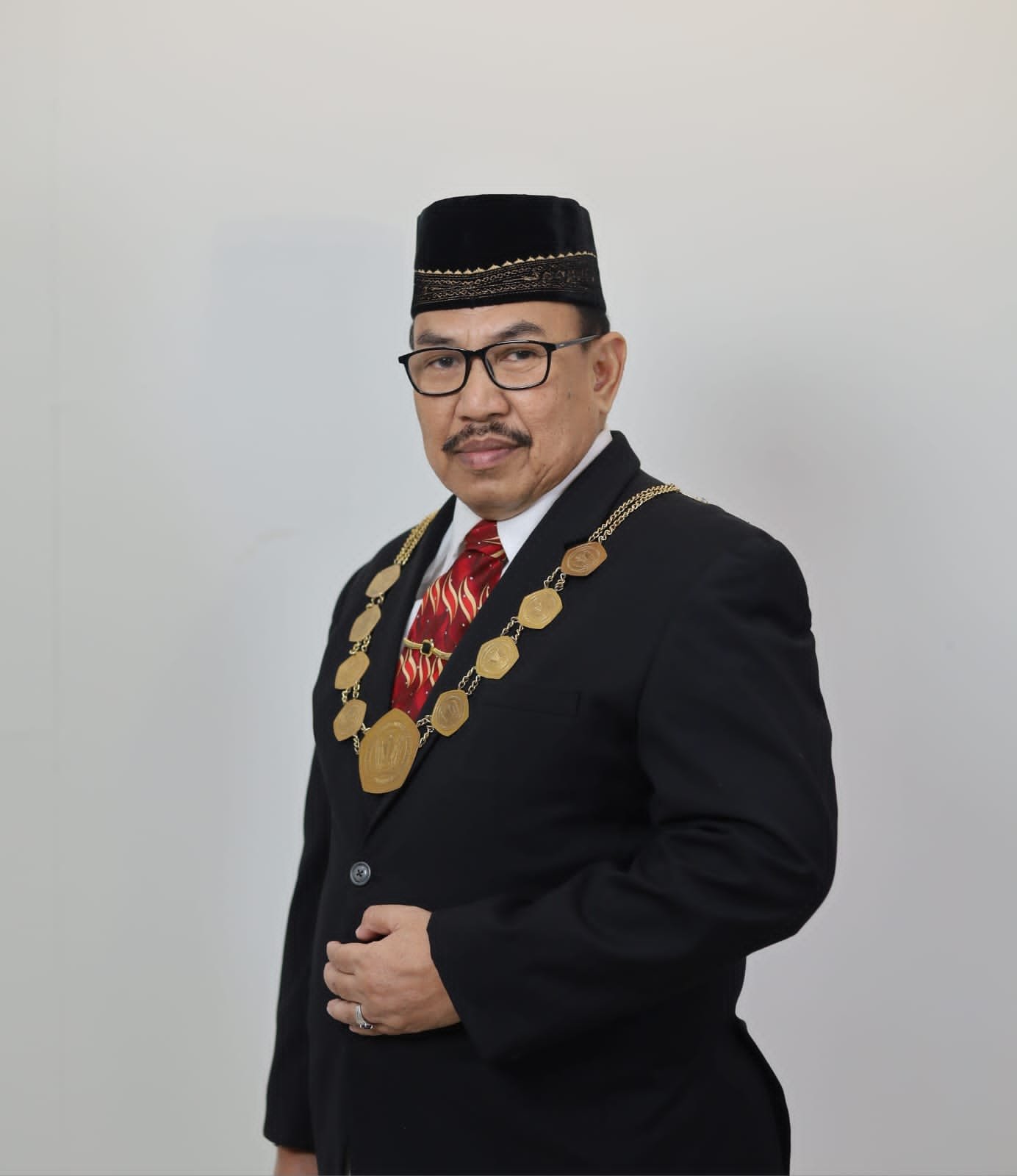Kabut Asap Makin Pekat, Rektor Uniska Ingatkan Mahasiswa Waspada di Jalan 1 IMG 20260819 WA01101