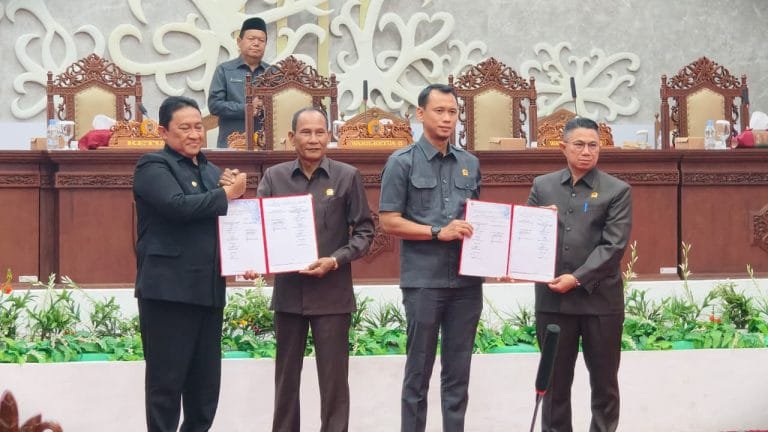 Pimpinan DPRD Bersama Wakil Gubernur Tandatangani Kesepakatan KUA/PPAS APBD Perubahan 2026 1 IMG 20260821 WA0090