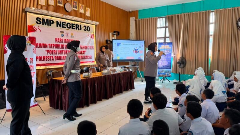 Lewat Polwan Goes To School, Srikandi Polresta Banjarmasin Bekali Siswa dengan Pendidikan Karakter 1 IMG 20260824 WA0020 scaled e1787557098292