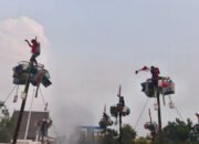 Meriahkan HUT RI Gelar Panjat Pinang di HST, Jadi Wadah Perkuat Gotong Royong dan Kebersamaan
