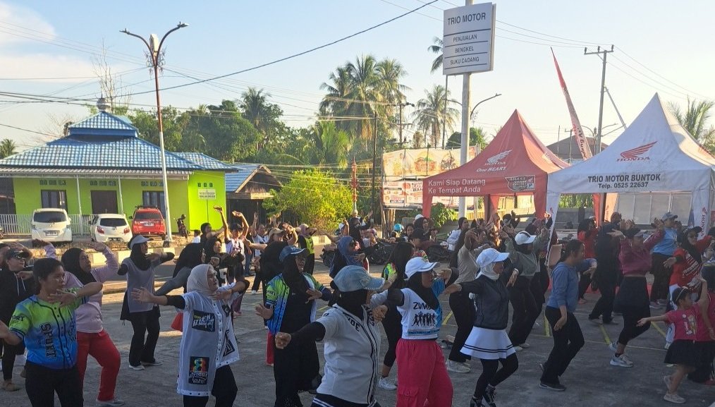 Trio Motor Buntok Bikin Showroom Lebih Meriah dengan “DanceMix” danDevi D’Mers 1 IMG 20260824 WA0026