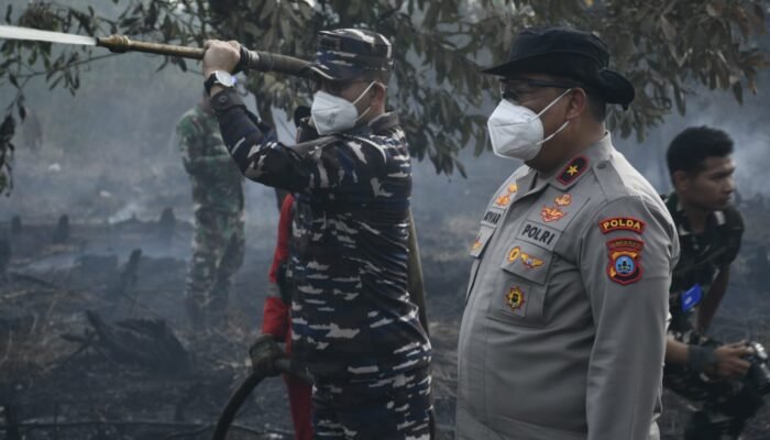 Lanal Banjarmasin Bersama Forkopimda Kalsel bersinergi Tinjau Posko Karhutla