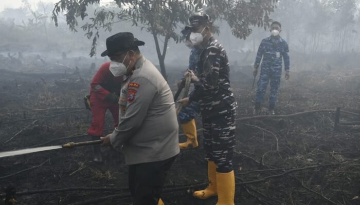 Lanal Banjarmasin Bersama Forkopimda Kalsel bersinergi Tinjau Posko Karhutla 3 IMG 20260824 WA0071