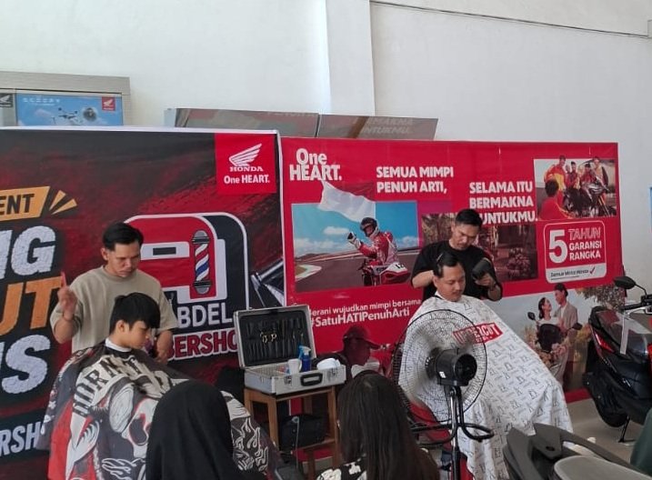 Trio Motor Tamiyang Layang Bikin Pengunjung Fresh Lewat Potong Rambut Gratis 1 IMG 20260825 WA0048