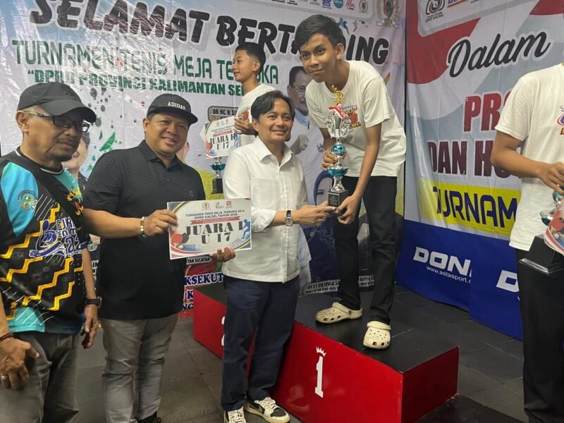 Wagub Hasnuryadi Saksikan Final, Fadil-Gani Juara Ganda AC Tenis Meja DPRD Kalsel VI 1 IMG 20260825 WA0053 1 e1787664941393