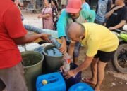 Sumur Warga Mengering, PDIP Banjarbaru Salurkan 7 Tangki Air Bersih‎‎