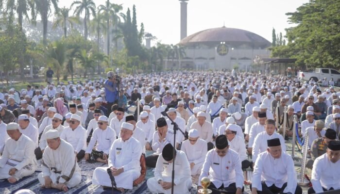 Wujud Sinergi Pemprov dan Legislatif, H. Supian HK Hadiri Shalat Istisqa di Sabilal Muhtadin