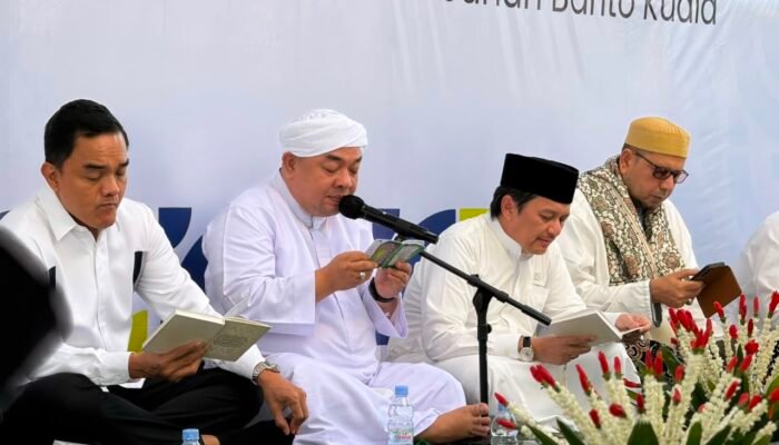 Ziarah ke Makam Founder, Hasnur Group Kenang Perjuangan H Abdussamad Sulaiman HB