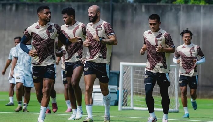 Dewa United Jajal Brisbane Roar dari Australia