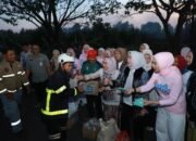 TP PKK-DWP Kalsel Bersama DPKP Bagikan Ratusan Paket Konsumsi