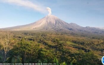 Selama Enam Jam Gunung Semeru Alami 21 Kali Gempa Letusan 4 IMG 20260828 WA0011