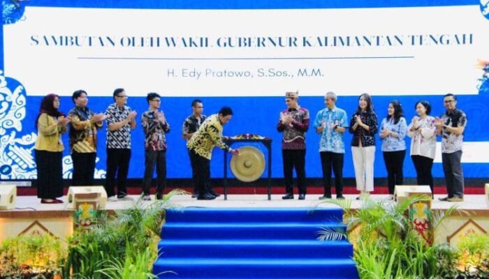 Wagub Kalteng Edy Pratowo Membuka Rakernas AMSA Indonesia