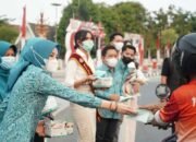 Sebanyak 6.000 Warga Terpapar ISPA Terdampak Kabut Asap, TP-PKK Bagi-Bagi Masker Gratis