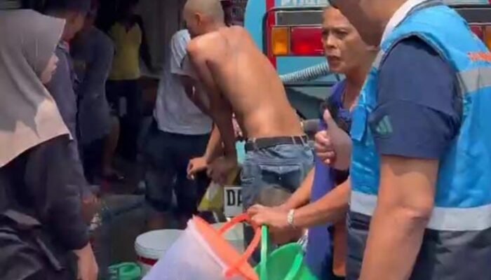 Air Baku Banjarmasin Kritis, Warga Mulai Bergantung pada Tangki PAM