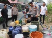 Polres HST Distribusikan Air Bersih Untuk Warga Yang Mengalami Kekeringan