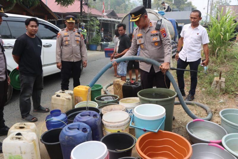 Polres HST Distribusikan Air Bersih Untuk Warga Yang Mengalami Kekeringan 1 IMG 20260831 WA0027 e1788166900554