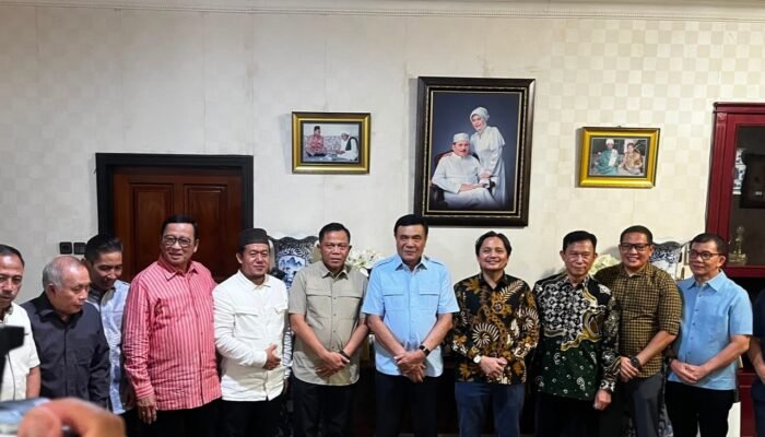Menko Polkam Djamari Chaniago Kenang 17 Tahun Bersama Keluarga H Abdussamad Sulaiman HB: “Saya Merasa Pulang ke Rumah Sendiri”