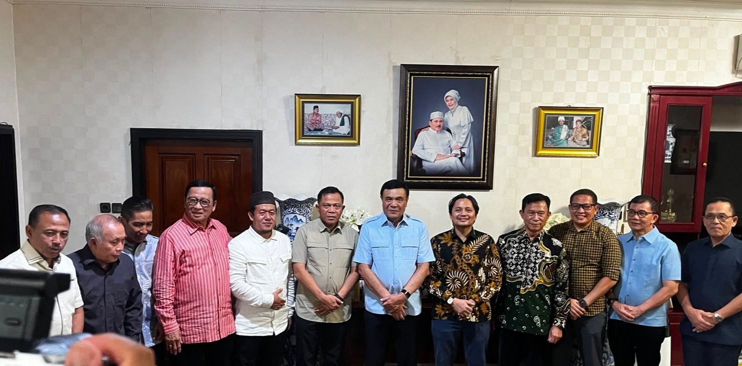 Menko Polkam Djamari Chaniago Kenang 17 Tahun Bersama Keluarga H Abdussamad Sulaiman HB: "Saya Merasa Pulang ke Rumah Sendiri" 1 IMG 20260801 102943