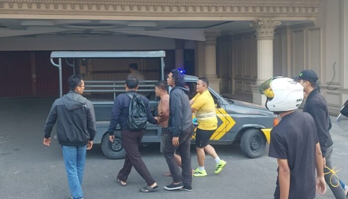Gerak Cepat Polisi Gagalkan Potensi Amukan, Pria Bawa Kayu dan Pecahan Keramik Diamankan