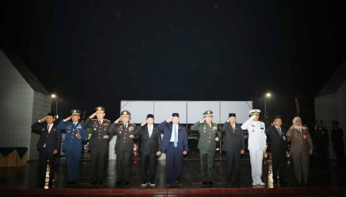 Ketua DPRD Kalsel Ikuti Apel Kehormatan dan Renungan Suci, Hormati Jasa Pahlawan 3 IMG 20260818 071750