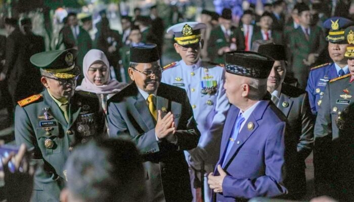 Ketua DPRD Kalsel Ikuti Apel Kehormatan dan Renungan Suci, Hormati Jasa Pahlawan