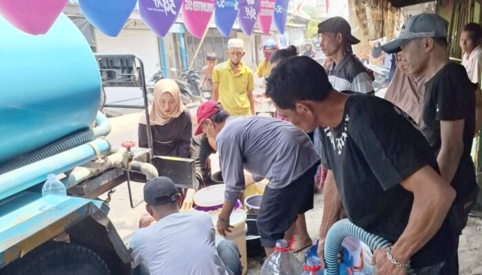 Lima Hari Air Bersih Terganggu, Dirut PTAM Bandarmasih Kawal Distribusi ke Warga Kelayan