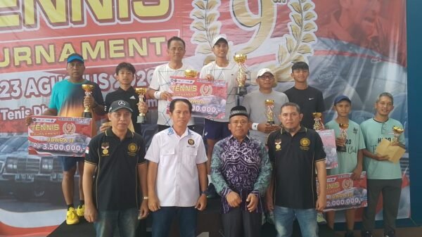 Sukses Turnamen Tenis Mercedes-Benz Club Banjarmasin, Dijuarai Uncle Zae - Gunawan 1 WhatsApp Image 2026 08 23 at 14.50.38 e1787474923664