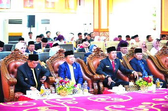 DPRD dan Pemkab Tapin Dengarkan Pidato Kenegaraan 1 tapin