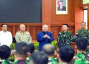 Gubernur H Muhidin Terima 100 Pasis Seskoau