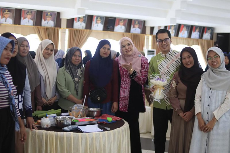 Perempuan Rawan Sosial Ekonomi HSS Ikuti Bimbingan Chef Agus Sasirangan 1 Hal 12 HSS 1 3 klm 3