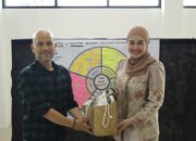 Tembus Pasar Internasional Perajin Sasirangan Tala Digembleng Lewat Program Inkubasi IKM