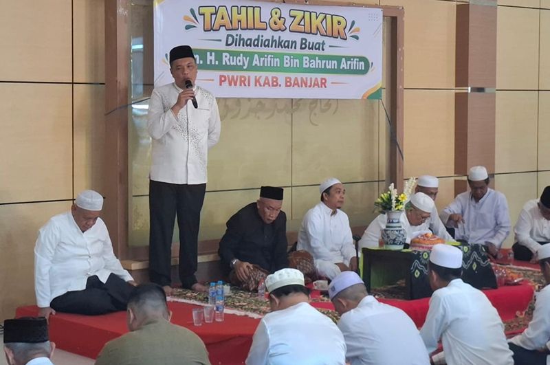 Zikir-Tahlil Mengiringi Doa untuk Almarhum Rudy Ariffin 1 Hal 4 4 kLM Martapura Gelar Zikir